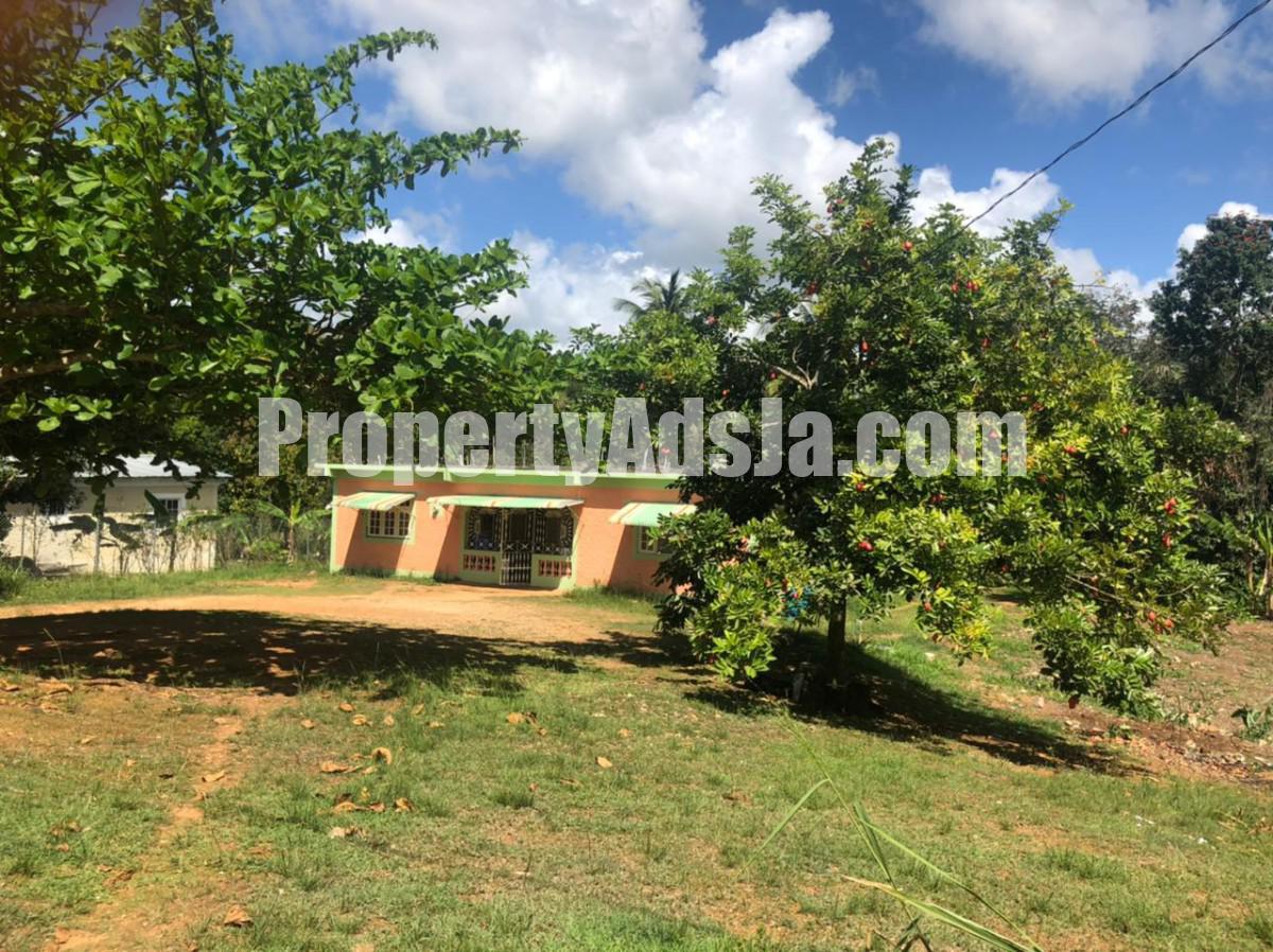 House For Sale in Linstead, St. Catherine Jamaica
