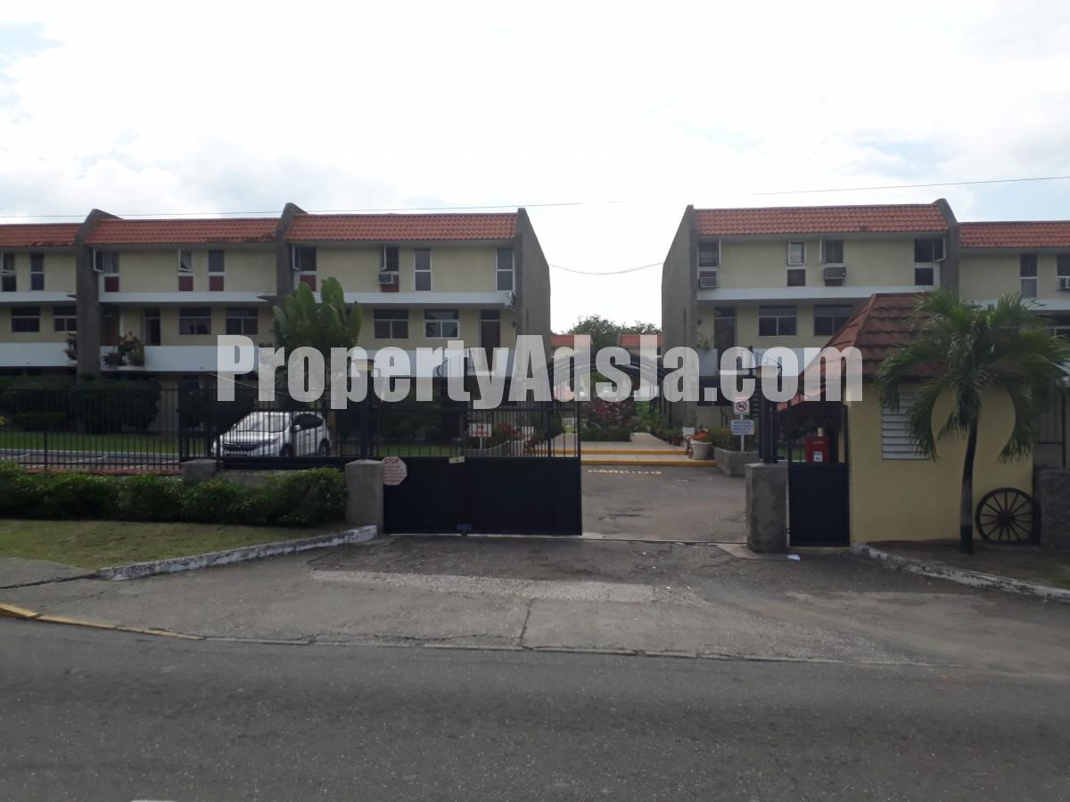 Apartment For Sale in KINGSTON 6, Kingston / St. Andrew Jamaica