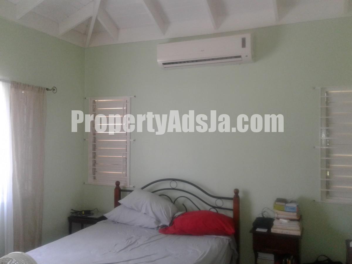 Apartment For Rent in Stillwell, Kingston / St. Andrew Jamaica
