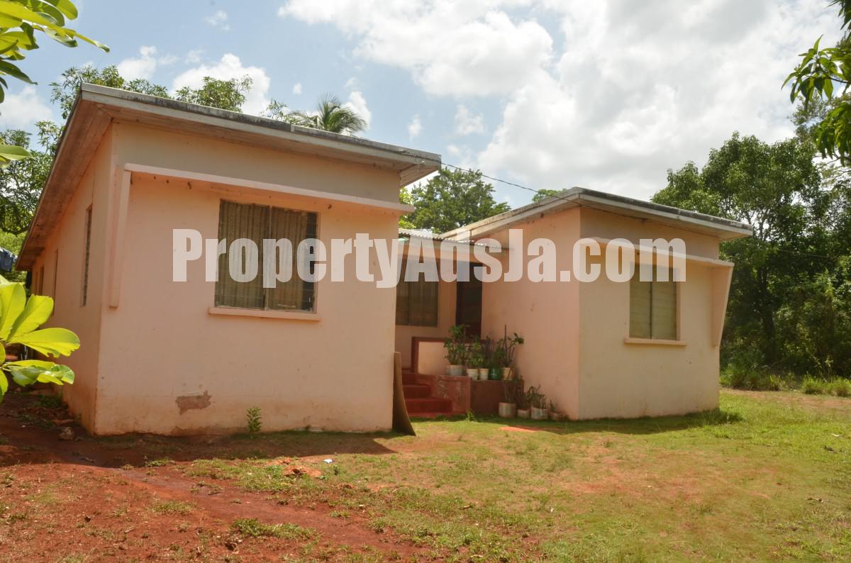 House For Sale in Nain, St. Elizabeth Jamaica