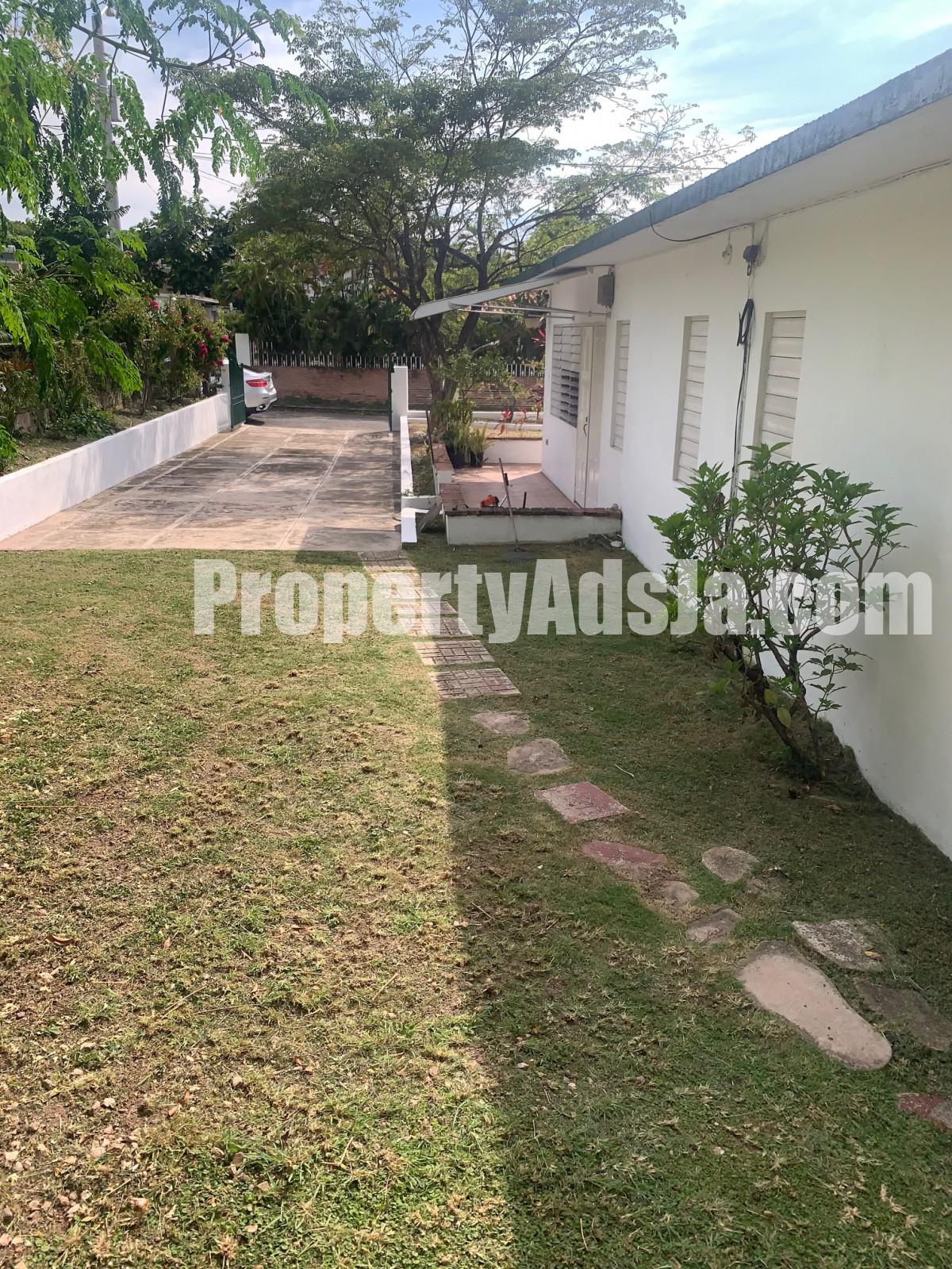 House For Rent in HOPE PASTURES, Kingston / St. Andrew Jamaica