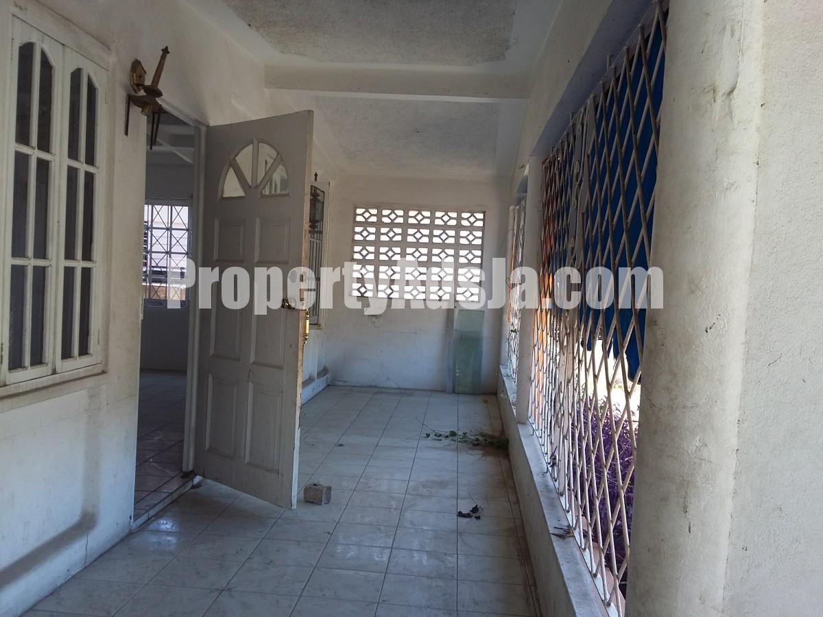 House For Sale in Bridgeport, St. Catherine Jamaica