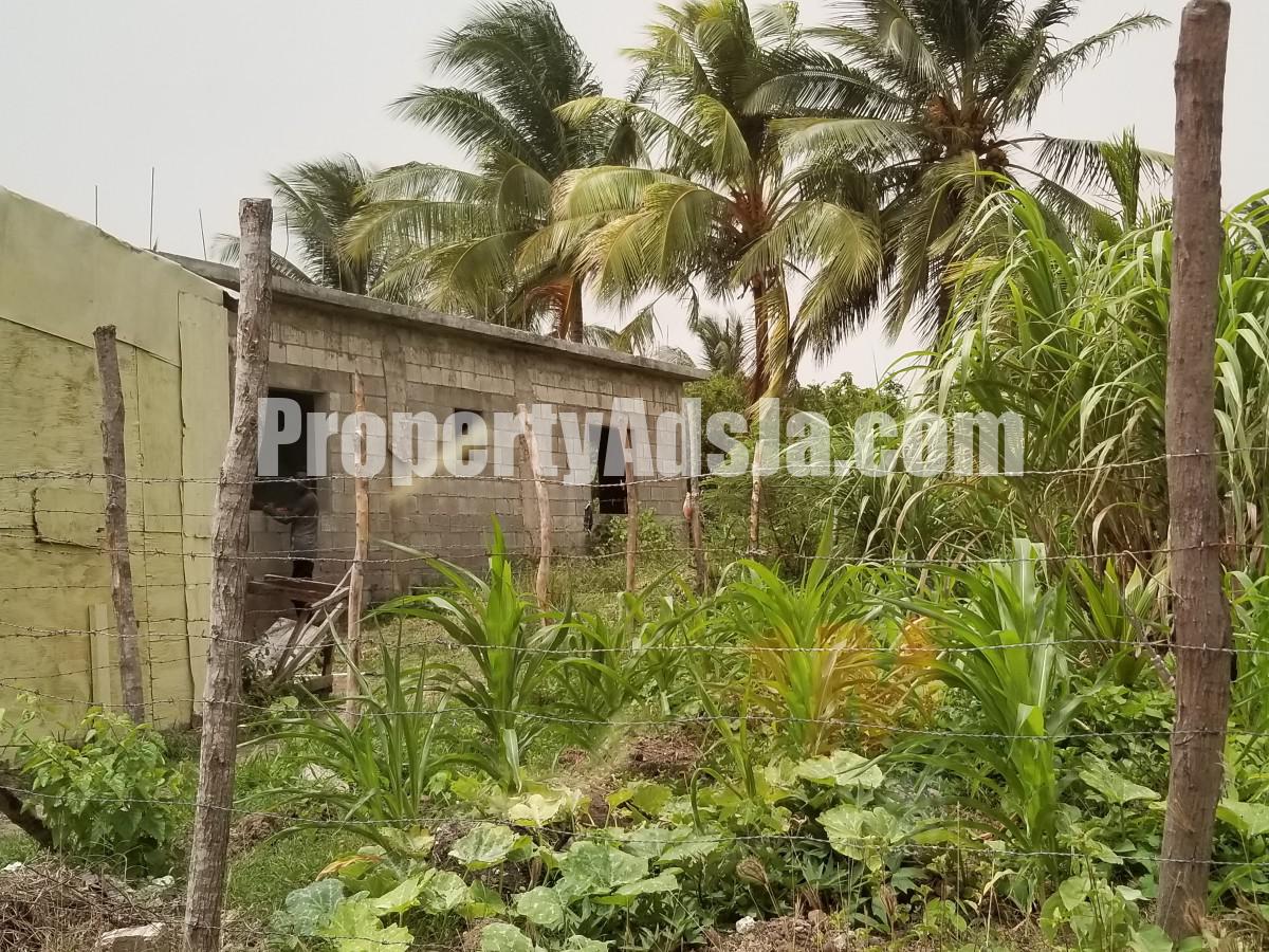 House For Sale in HAYES, Clarendon Jamaica