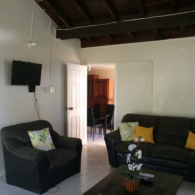 House For Rent in Trafalgar Park, Kingston / St. Andrew Jamaica