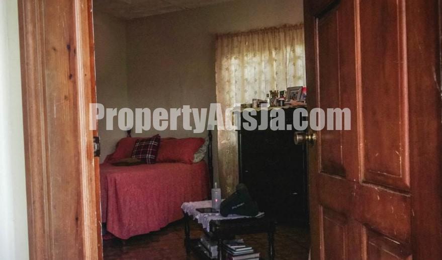 House For Sale in 7 Caledonia, Manchester Jamaica