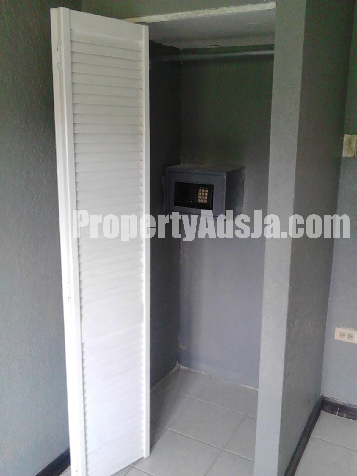 Apartment For Rent in Brynmawr Ave, Kingston / St. Andrew Jamaica