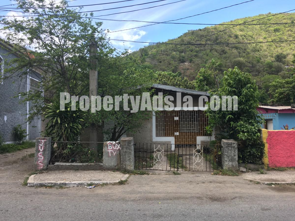 House For Sale in Mona Papine Estates, Kingston / St. Andrew Jamaica