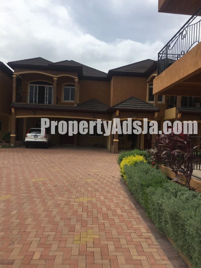 Townhouse For Sale in GOLDEN TRIANGLE, Kingston / St. Andrew Jamaica