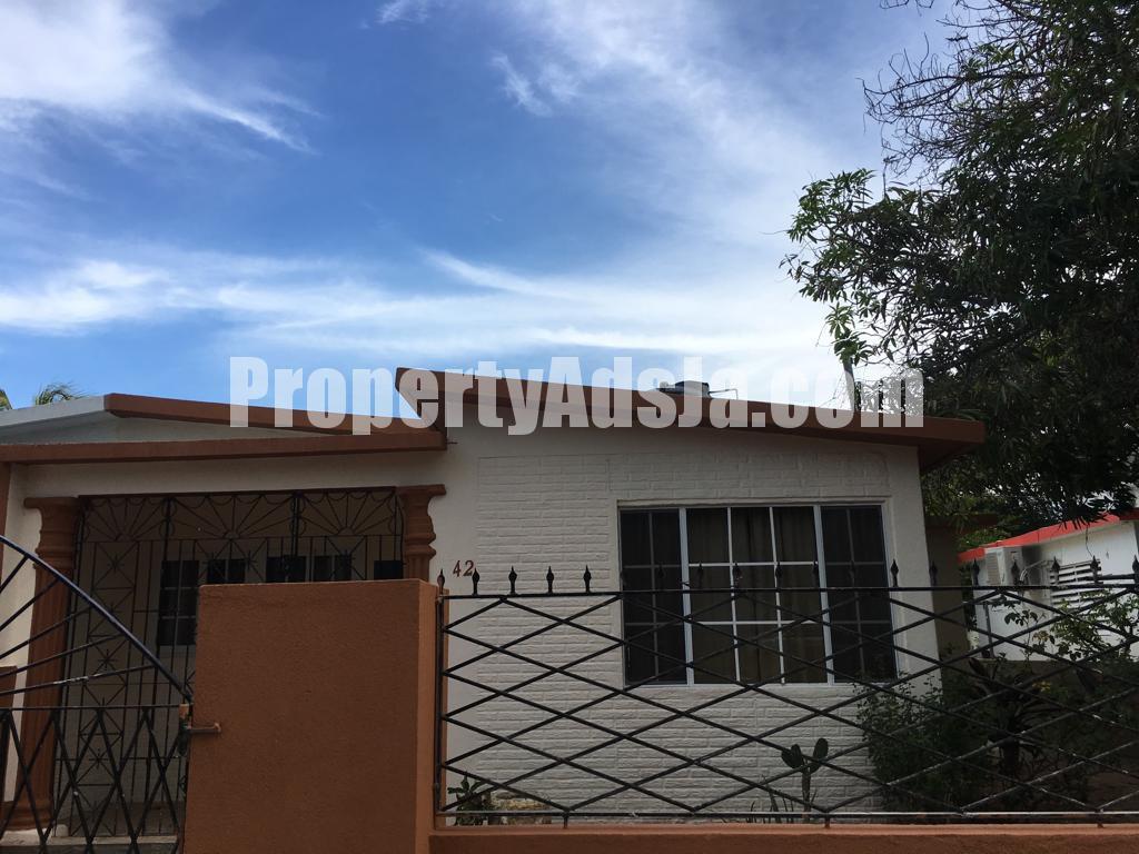 Townhouse For Sale in Helshire Heights, St. Catherine Jamaica