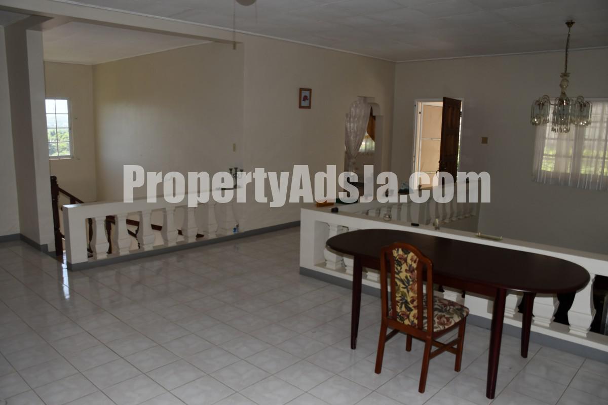 House For Sale in Santa Cruz, St. Elizabeth Jamaica