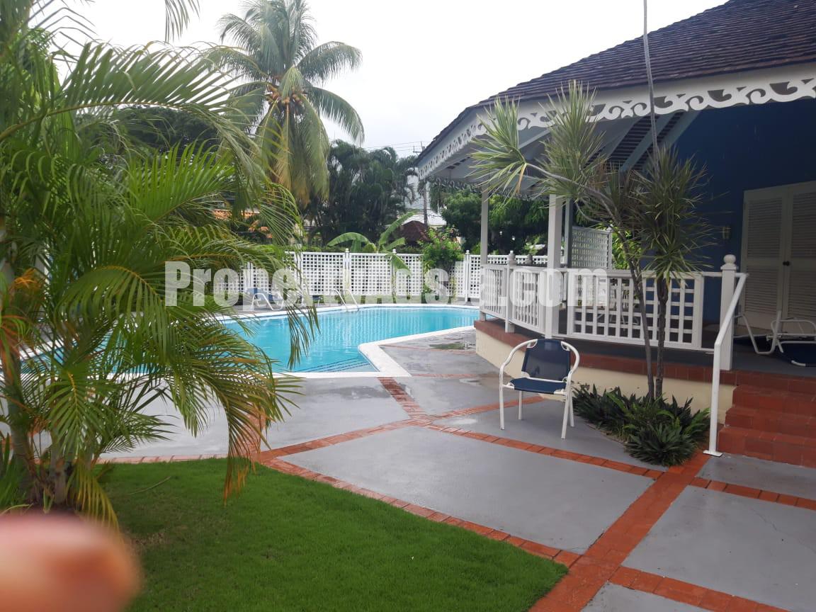 Townhouse For Sale in Shortwood, Kingston / St. Andrew Jamaica