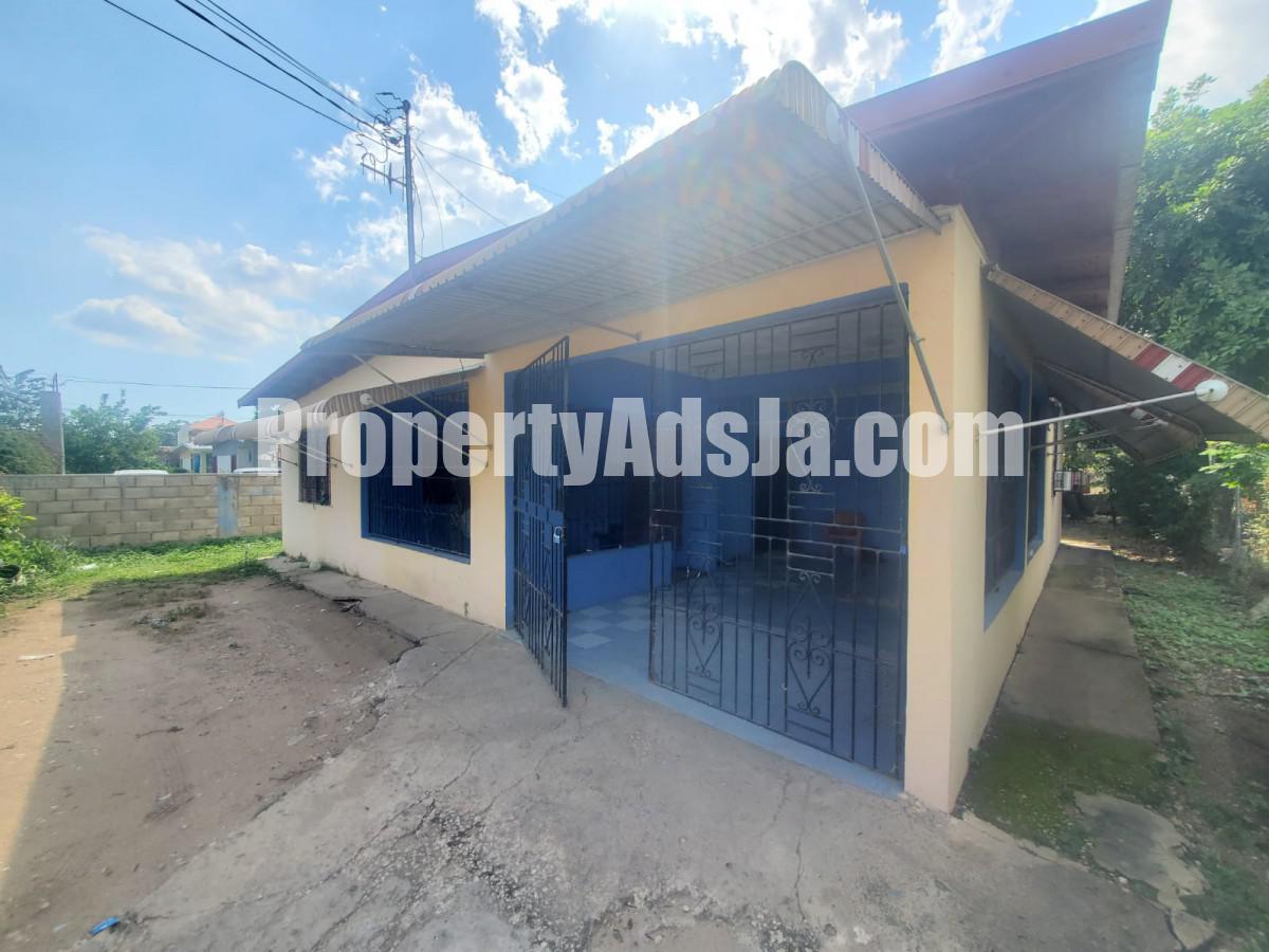House For Sale in Hopedale, St. Catherine Jamaica