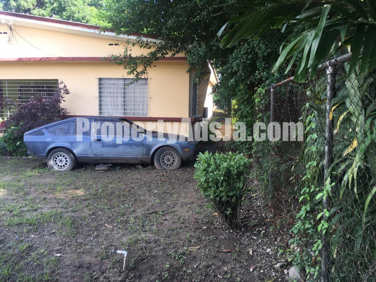 House For Sale in Washington Gardens, Kingston / St. Andrew Jamaica