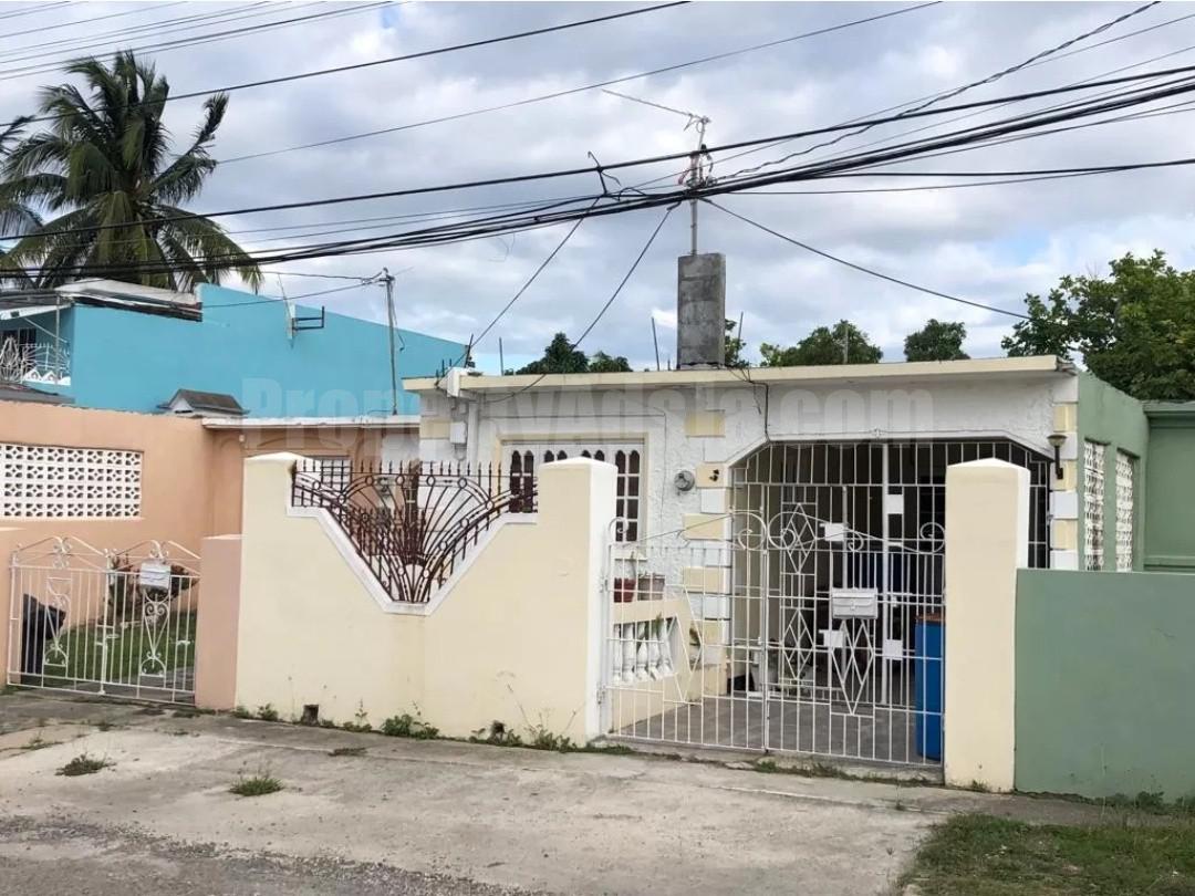 House For Sale in SPANISH TOWN, St. Catherine Jamaica photo 2
