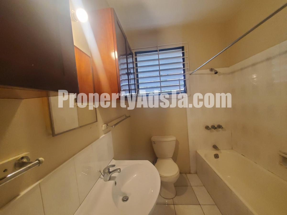 House For Rent in Mona, Kingston / St. Andrew Jamaica