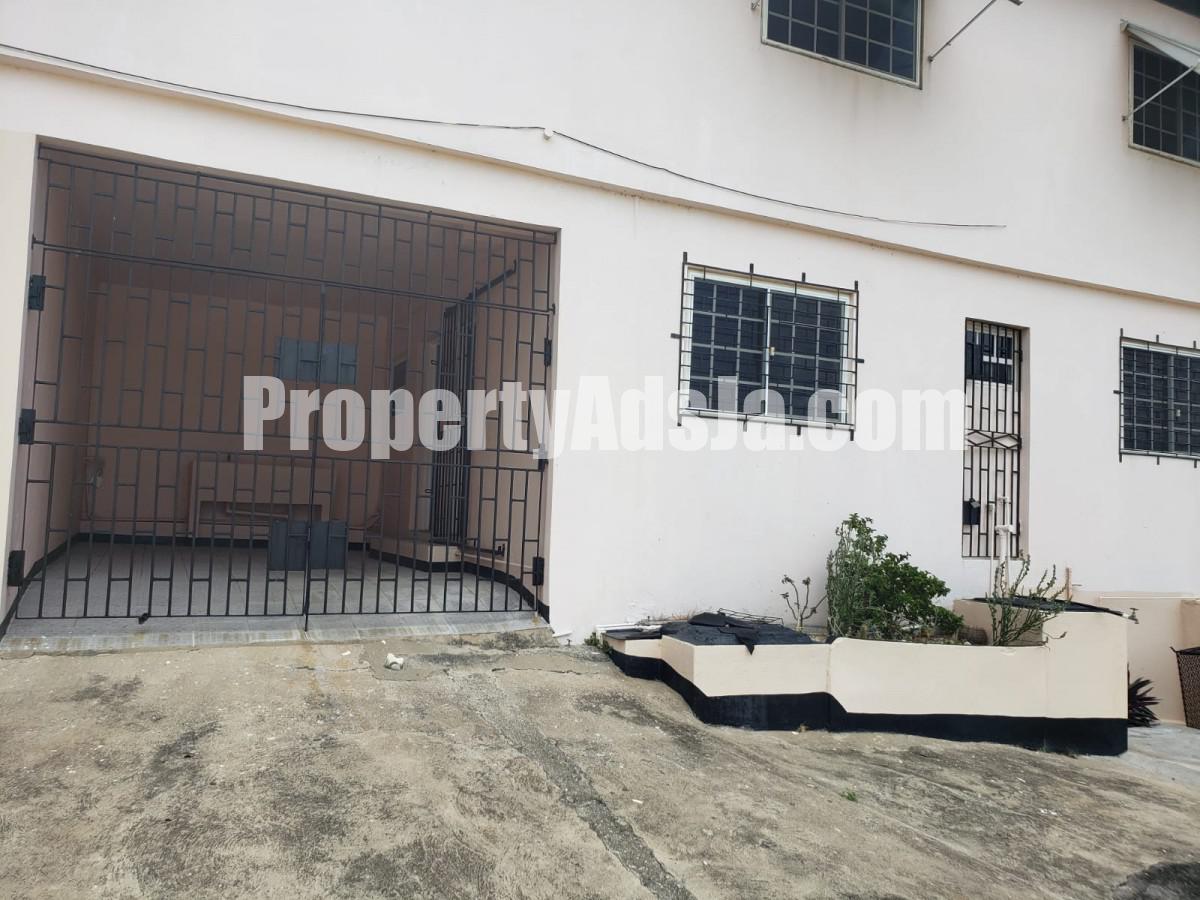 House For Sale in st Jago Heights, St. Catherine Jamaica