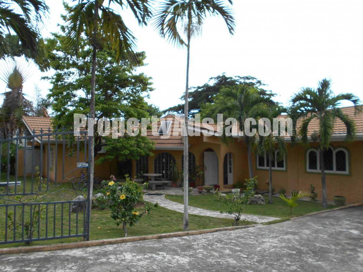 House For Sale in Cherry Gardens, Kingston / St. Andrew Jamaica