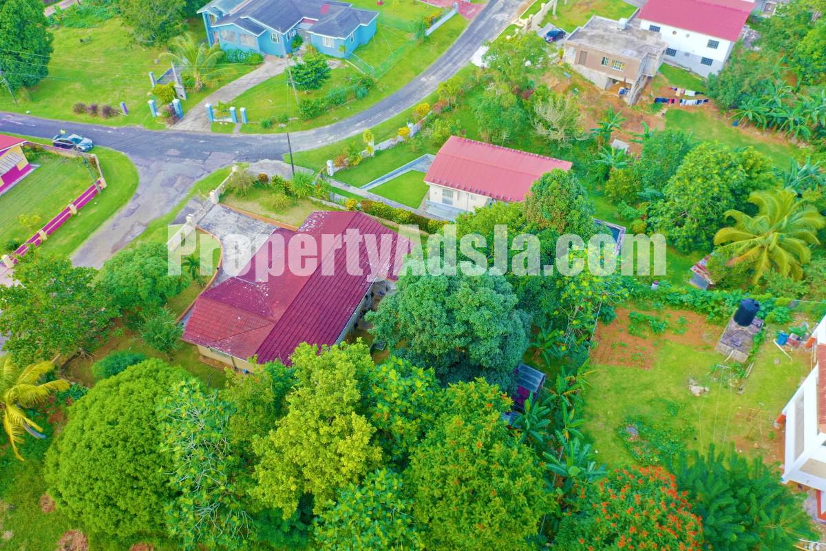 House For Sale in Greenvale, Manchester Jamaica