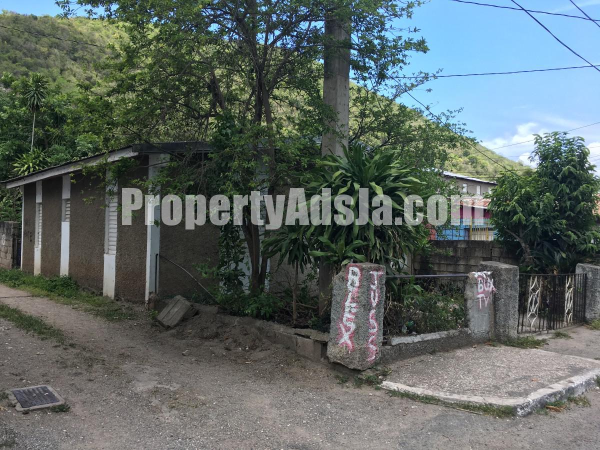 House For Sale in Mona Papine Estates, Kingston / St. Andrew Jamaica