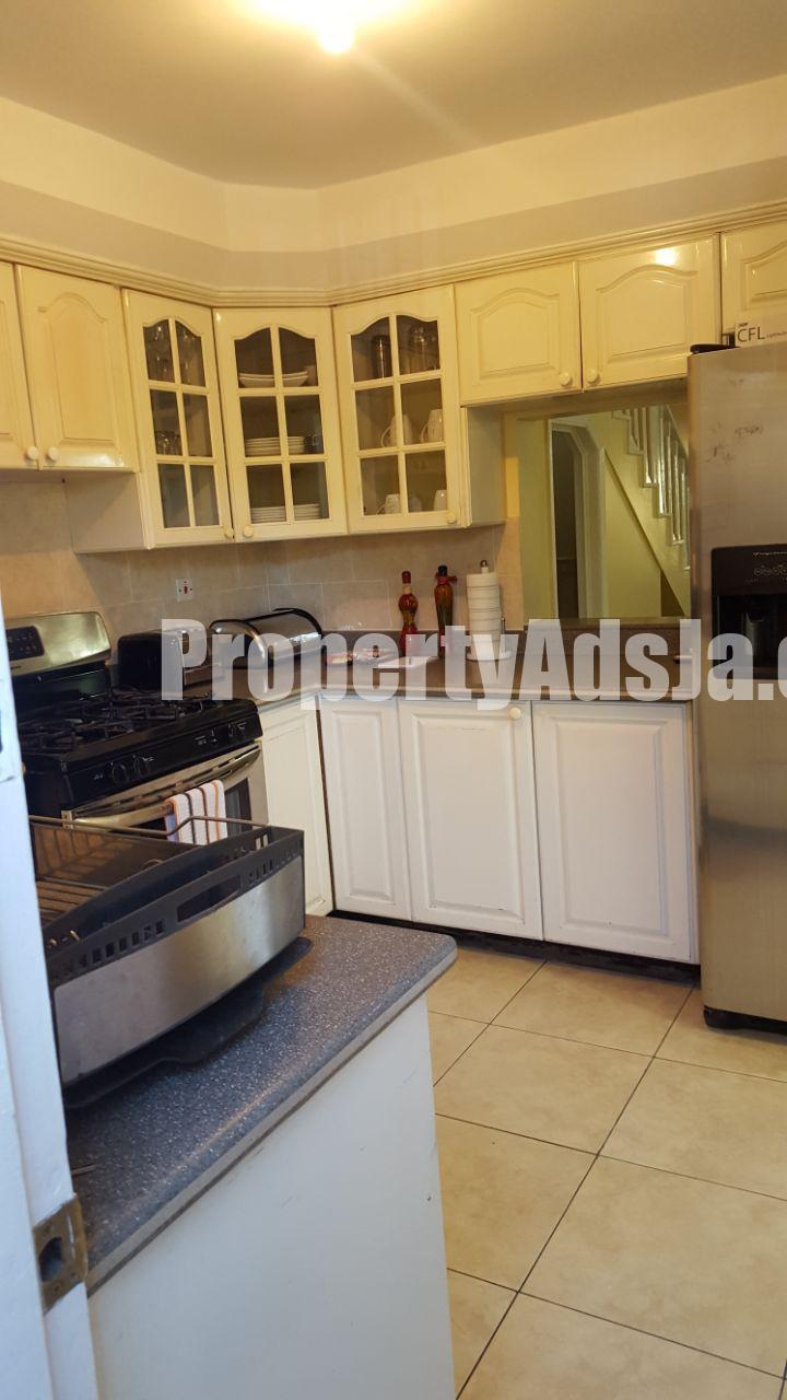 Townhouse For Rent in JACKS HILL, Kingston / St. Andrew Jamaica