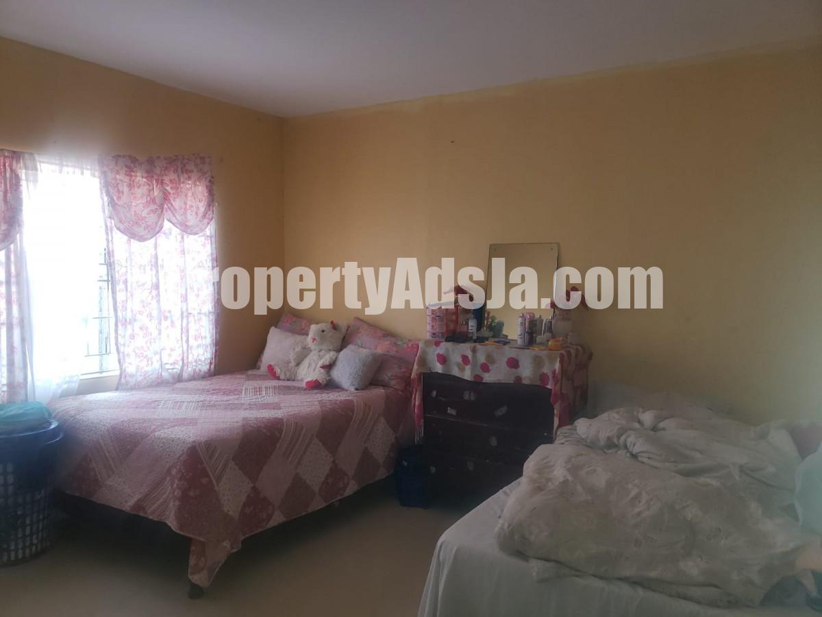 House For Sale in Meadowbrook, Kingston / St. Andrew Jamaica