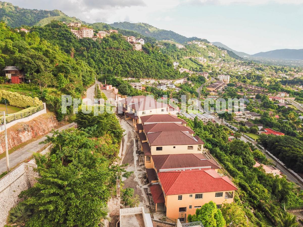 Townhouse For Sale in Norbrook Heights, Kingston / St. Andrew Jamaica