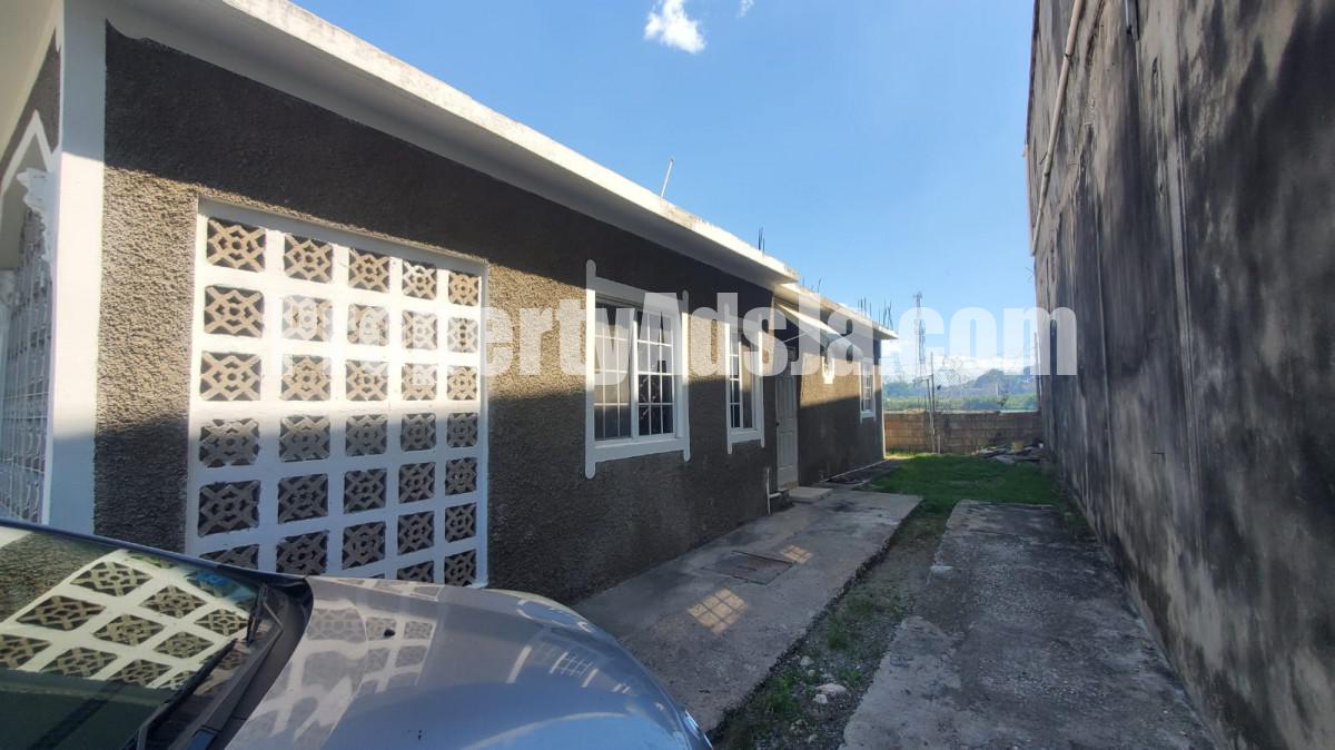 House For Sale in Royal Place Estate, St. Catherine Jamaica