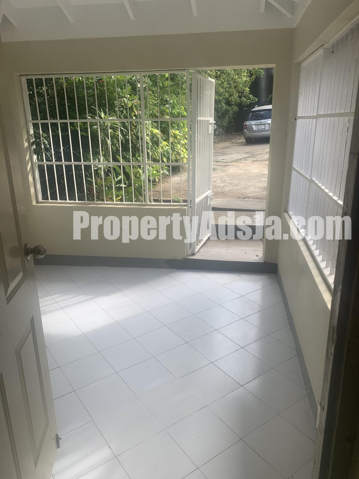 Apartment For Rent in Coopers hills Redhills, Kingston / St. Andrew