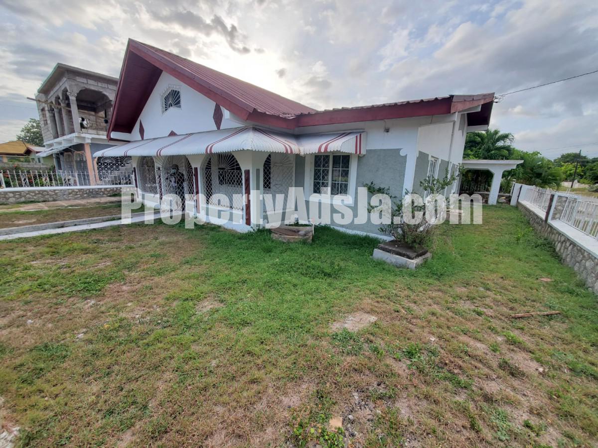 House For Sale in Hopedale, St. Catherine Jamaica