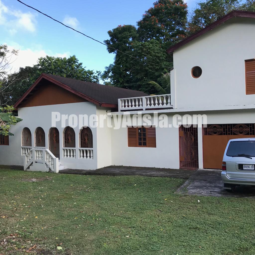 House For Sale in New Milns, Hanover Jamaica