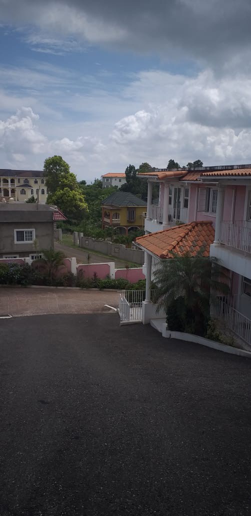Apartment For Rent in PLEASANT VALLEY RED HILLS, Kingston / St. Andrew