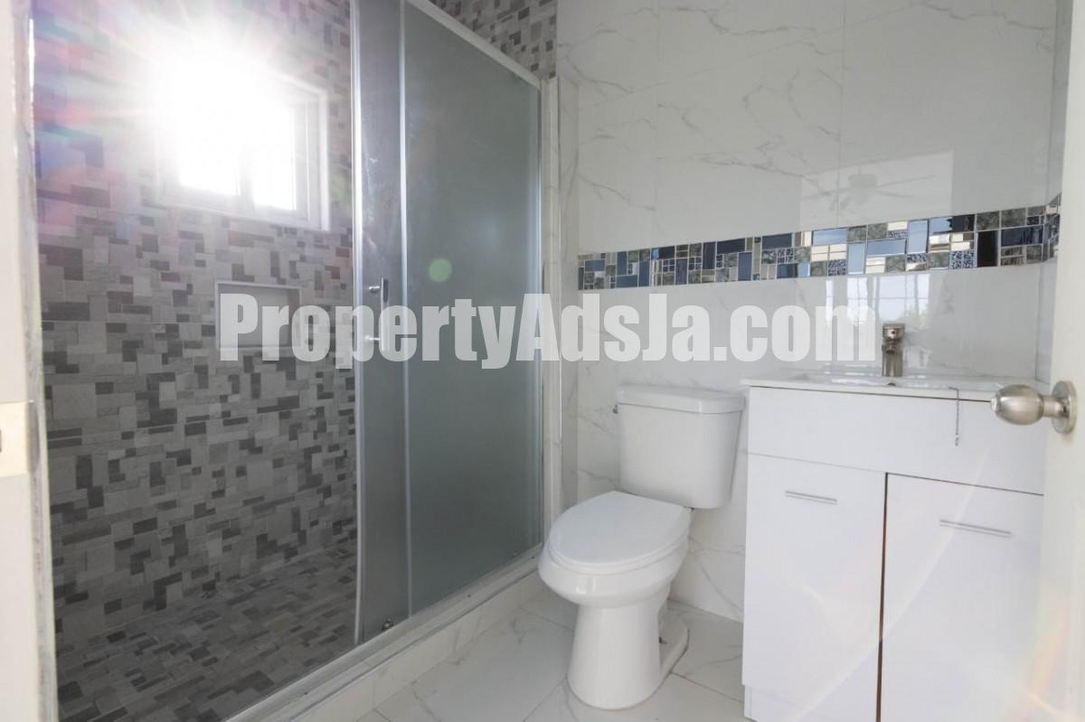 Apartment For Sale in Queensbury Pembroke Hall, Kingston / St. Andrew