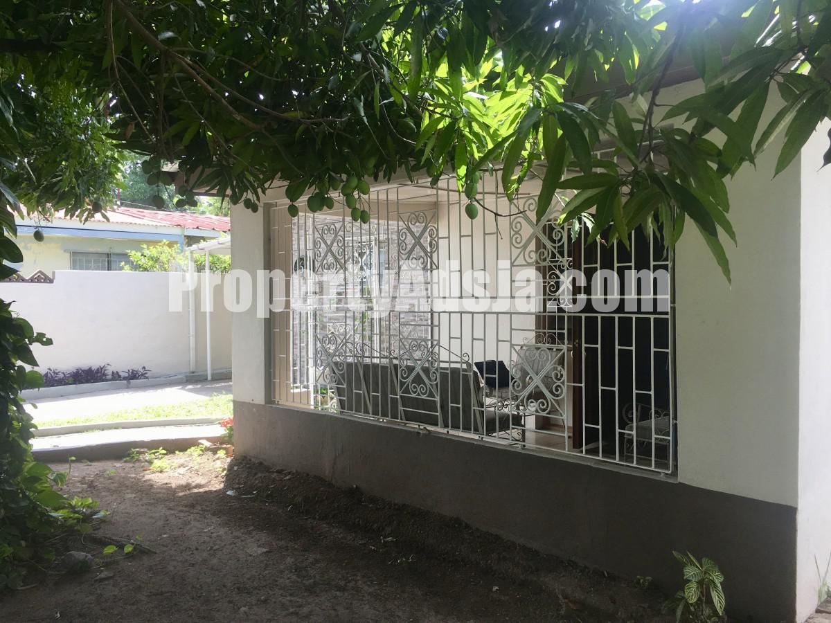 House For Sale in Pembroke Hall, Kingston / St. Andrew Jamaica