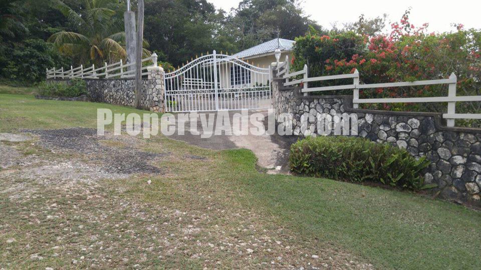 House For Sale in Exchange on Border of St Ann and St Mary, St. Ann