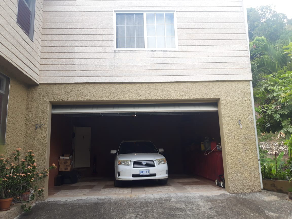 House For Sale in Gordon Town, Kingston / St. Andrew Jamaica