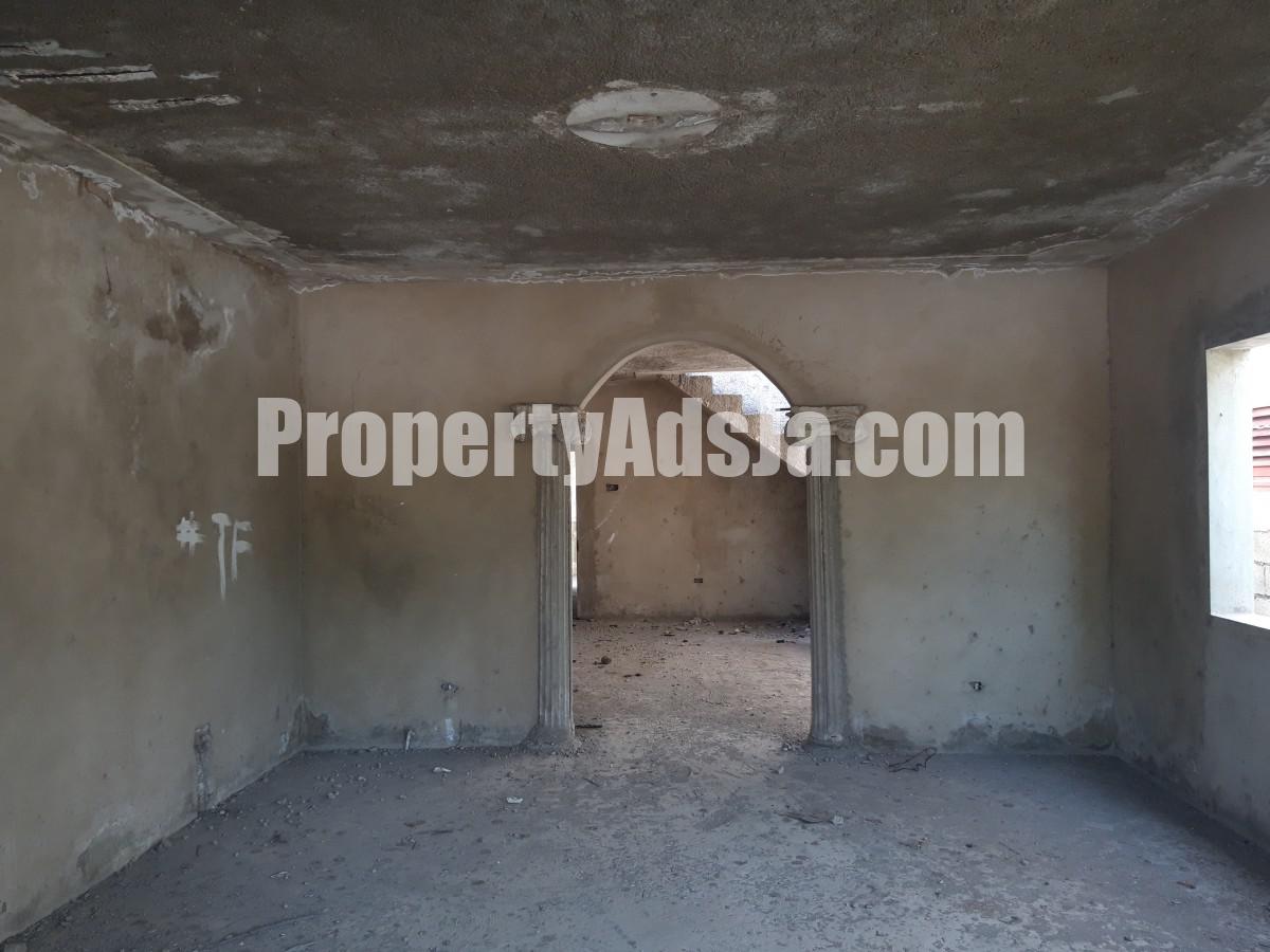 House For Sale in Portmore pines, St. Catherine Jamaica