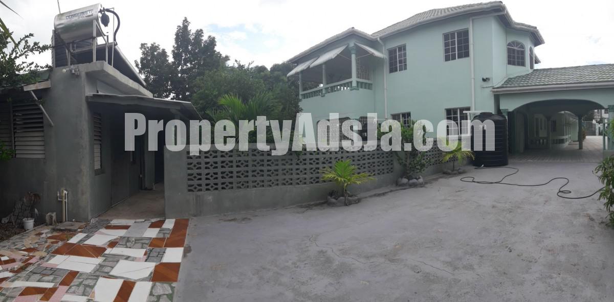 House For Sale in Inglewood, Clarendon Jamaica