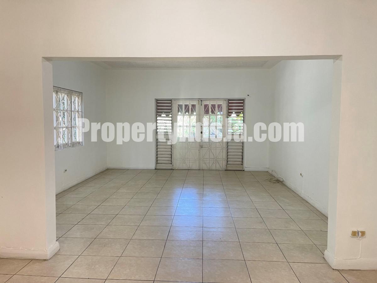 Townhouse For Rent in JACKS HILL, Kingston / St. Andrew Jamaica