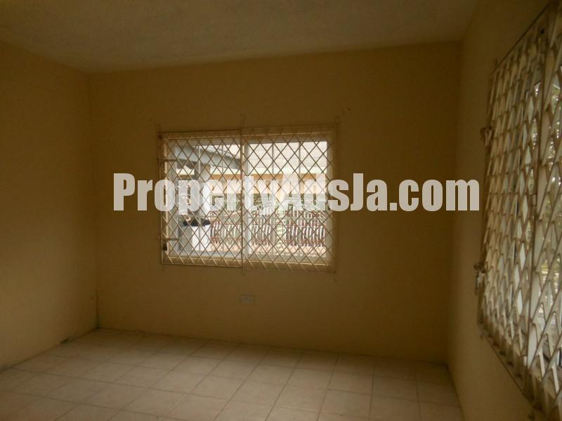 Townhouse For Rent in May Pen, Manchester Jamaica