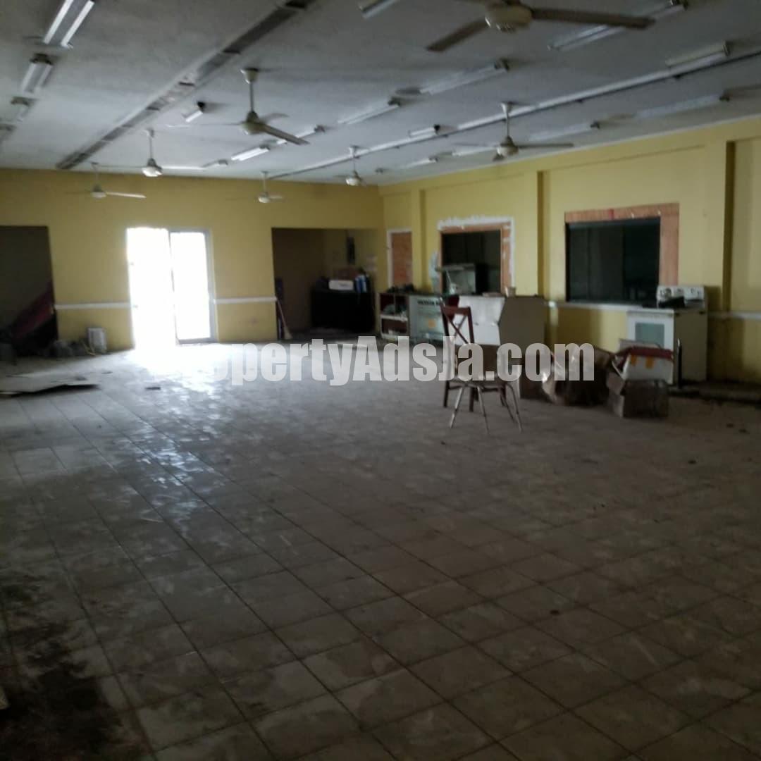 Commercial building For Rent in Hagley Park rd, Kingston / St. Andrew