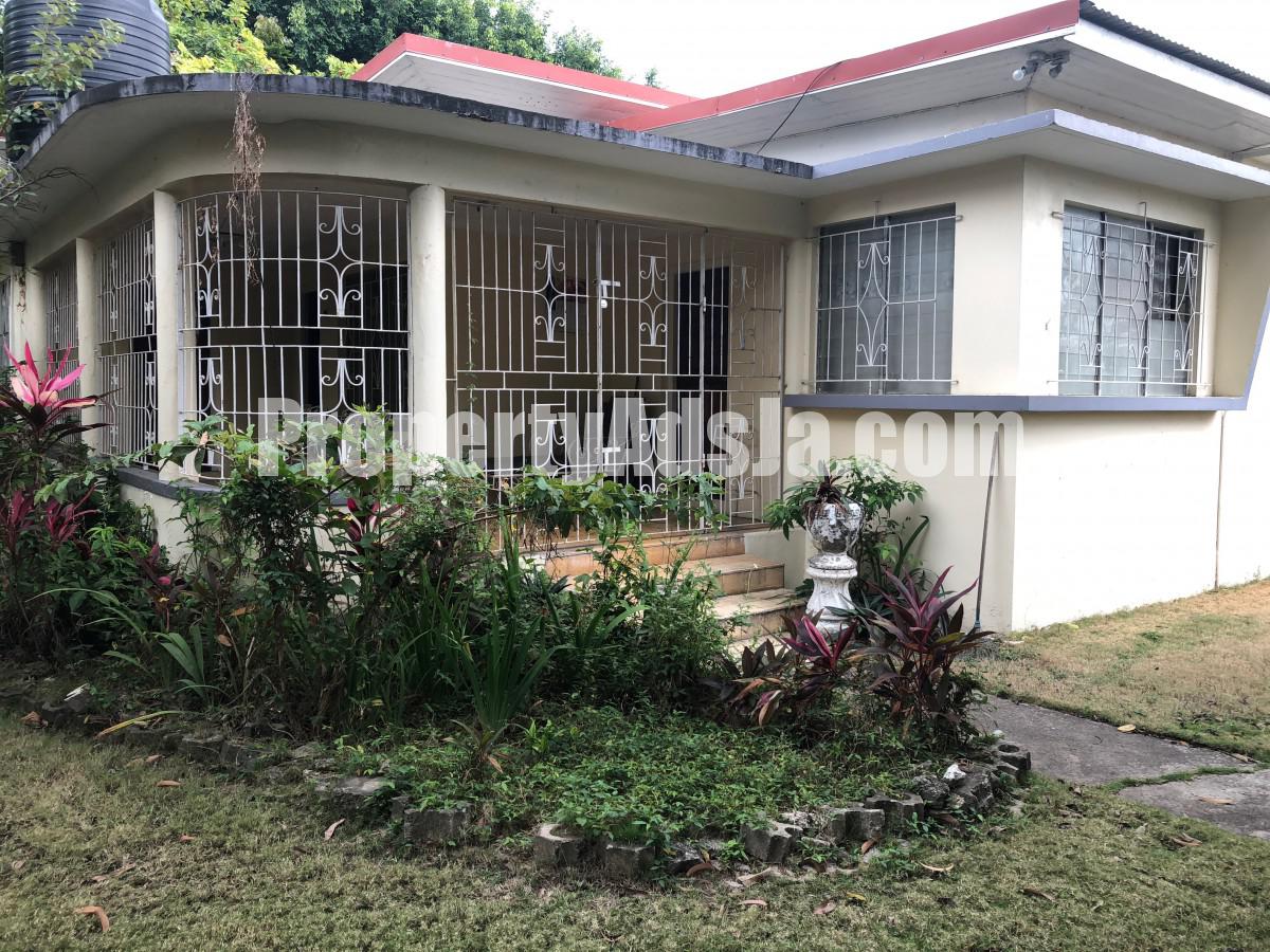 House For Sale in Mona, Kingston / St. Andrew Jamaica