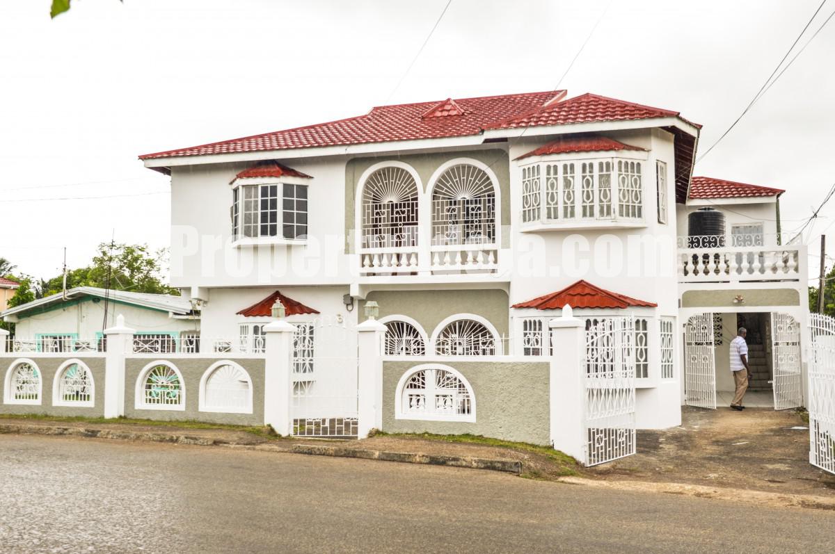 House For Sale in DENBIGH MAY PEN, Clarendon Jamaica