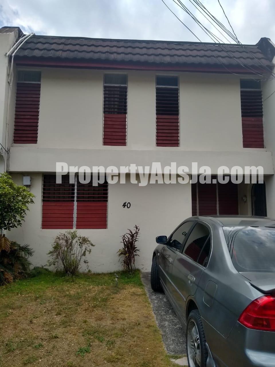 Townhouse For Sale in Mona, Kingston / St. Andrew Jamaica