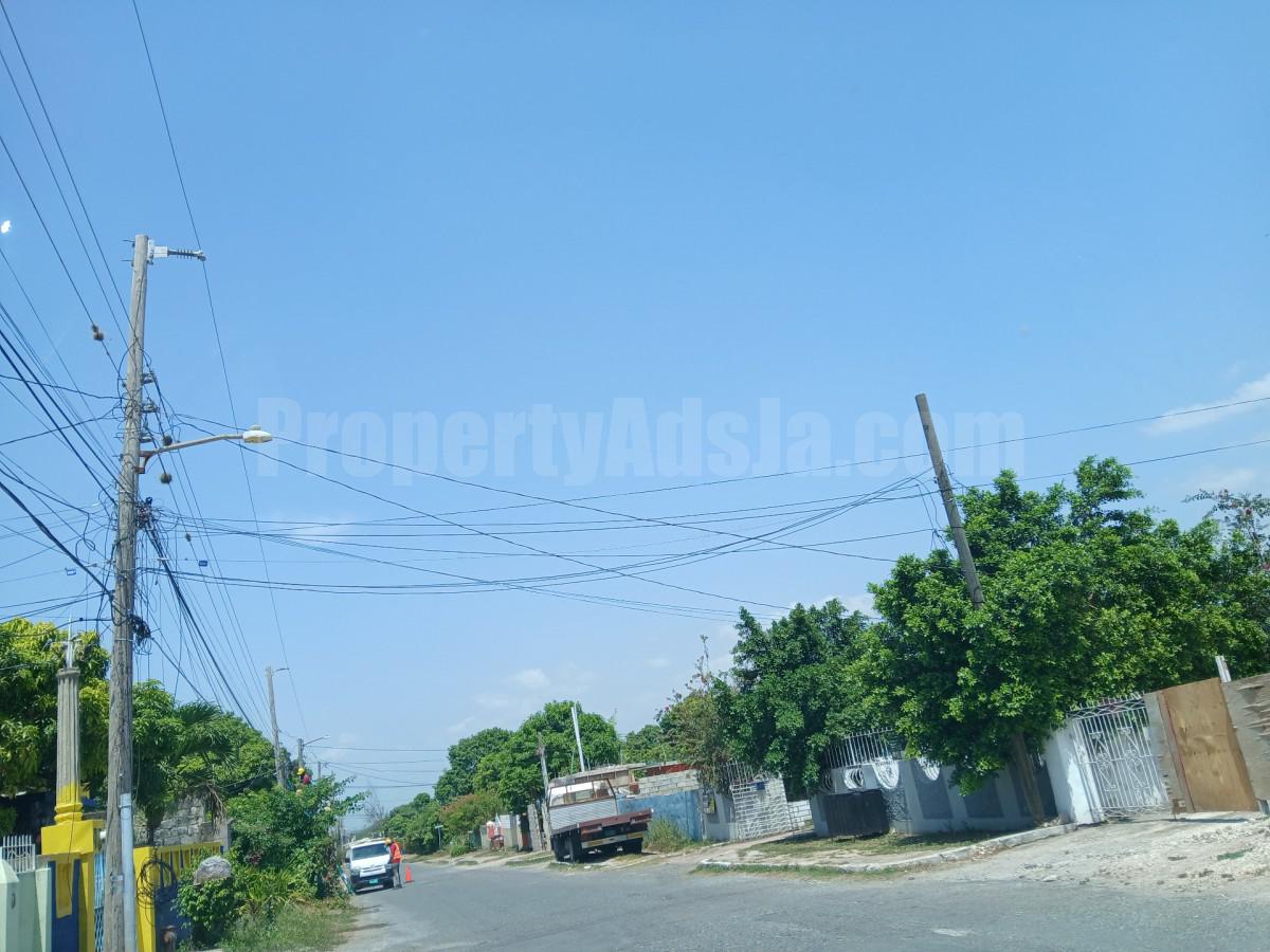 Apartment For Sale in Red Hills Molynes Gardens Negotiable, Kingston / St. Andrew Jamaica photo 11