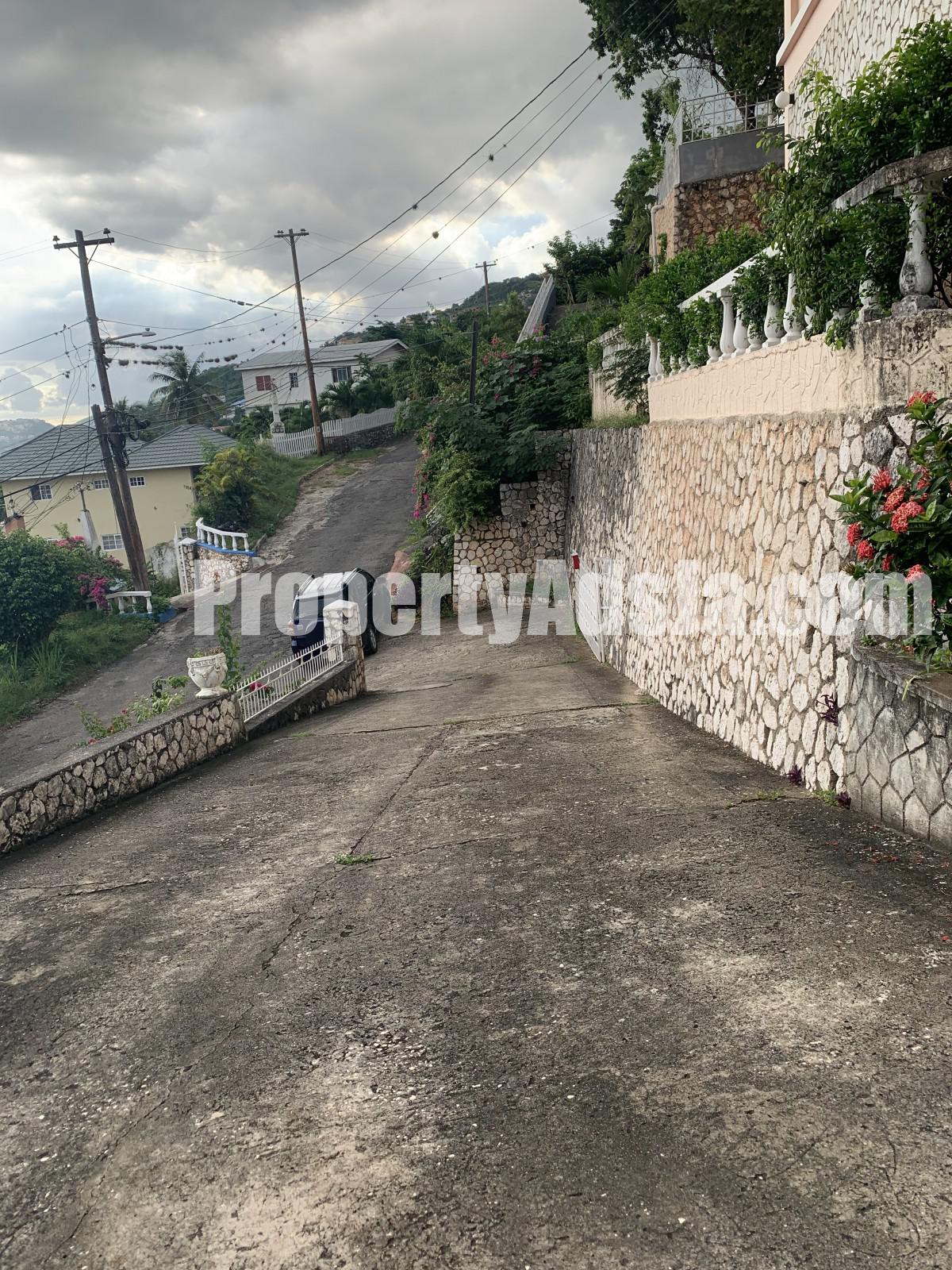 House For Sale in Havendale Kingston 19, Kingston / St. Andrew Jamaica