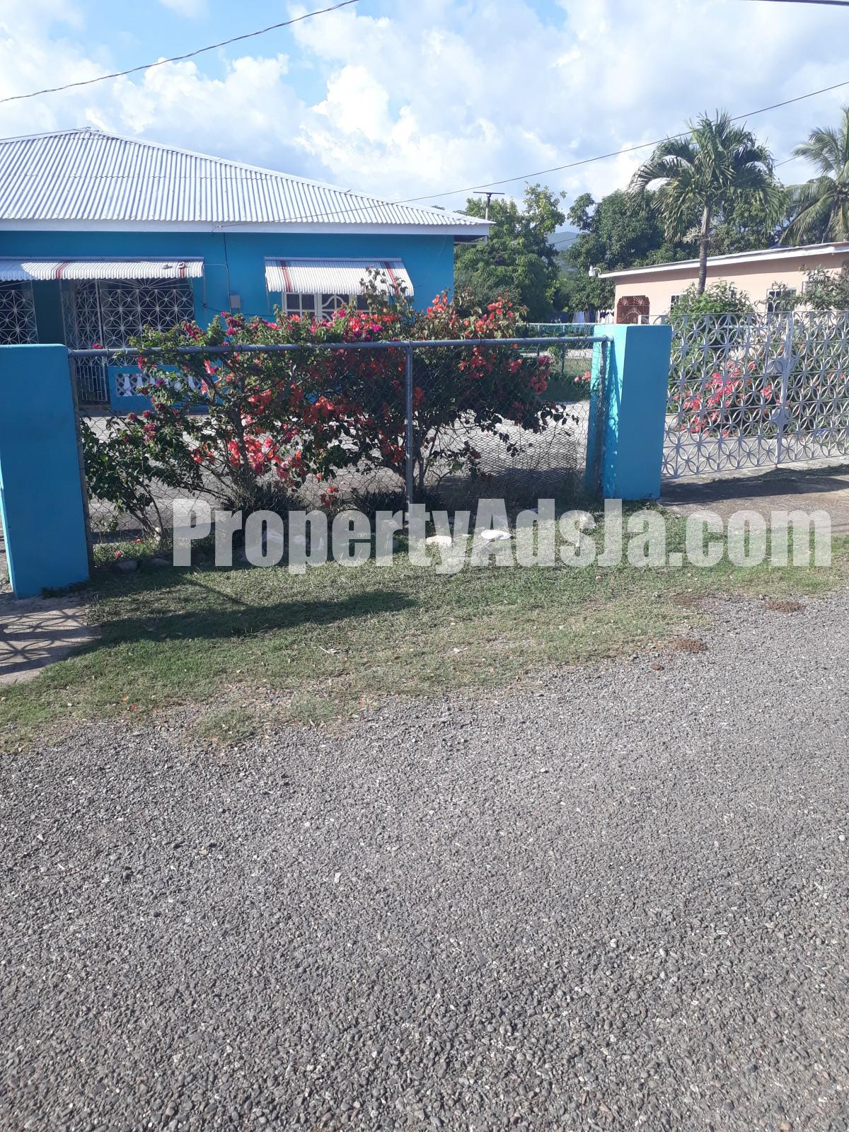 House For Sale in Denbigh, Clarendon Jamaica