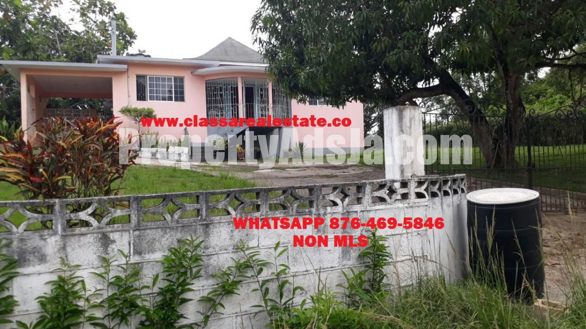House For Sale in IRWIN, St. James Jamaica