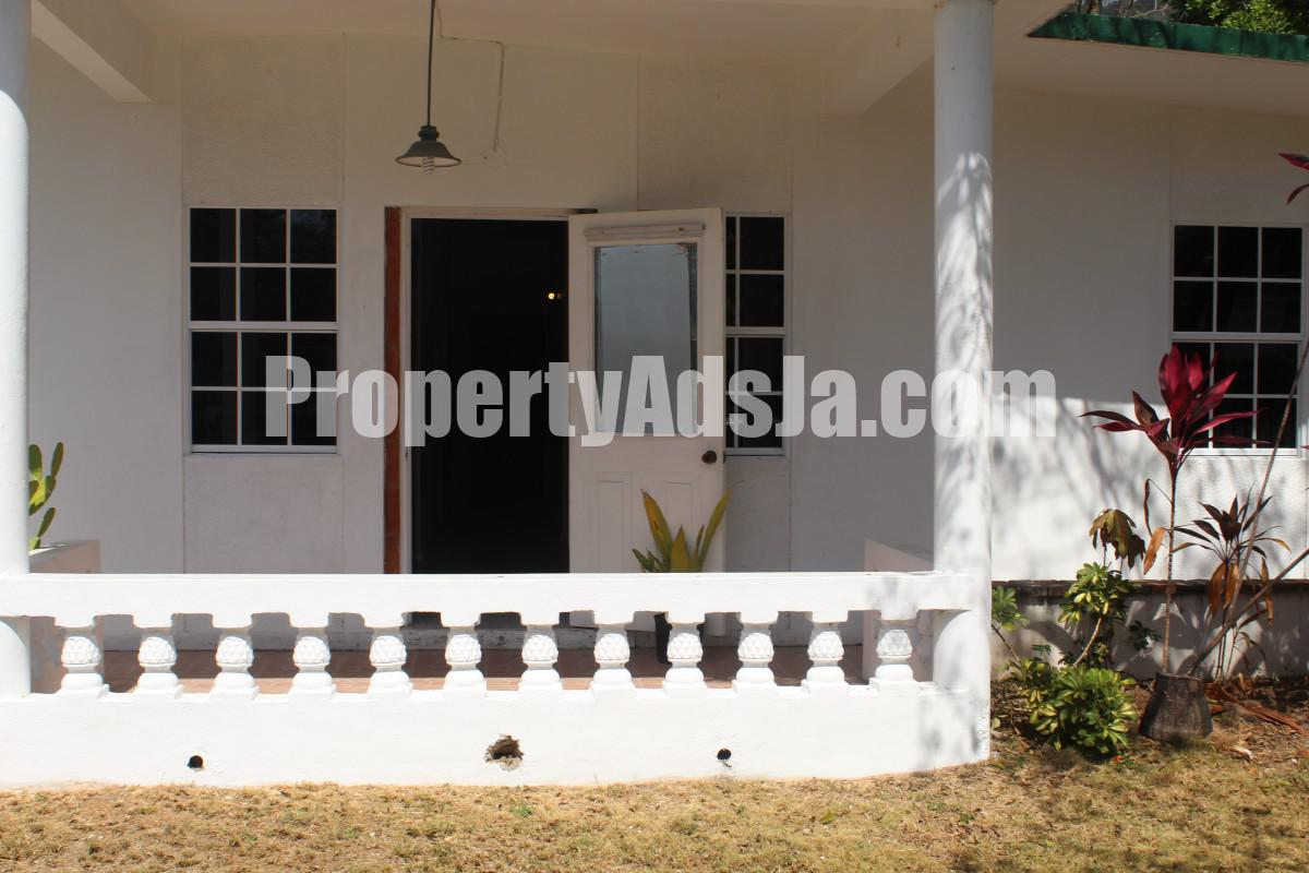 House For Rent in HOPE PASTURES, Kingston / St. Andrew Jamaica