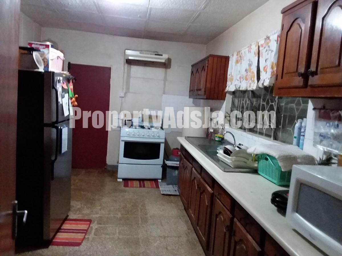 House For Sale in Inglewood, Clarendon Jamaica