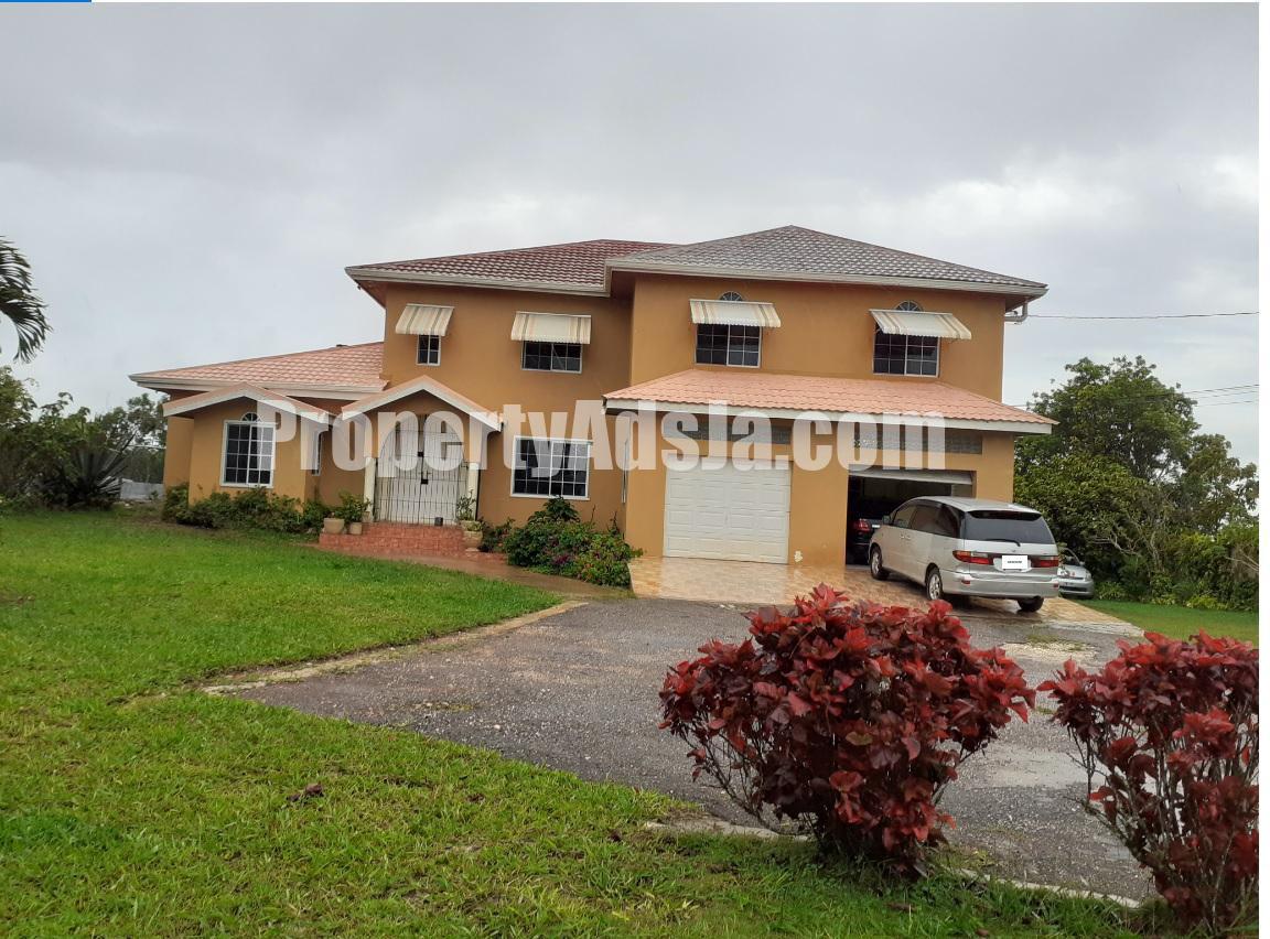 House For Sale in Spur Tree, Manchester Jamaica